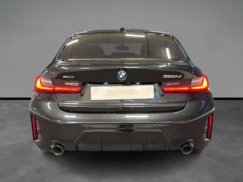 Usata BMW 320 190 CV (139 kW) 2025 Black sapphire metallizzato Berlina