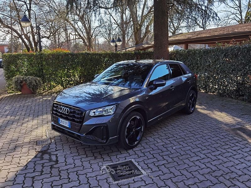 Grigio daytona Usata 2021 Audi Q2 S-Line SUV | 32.990 € (Molto cara) - Immagine 1/4