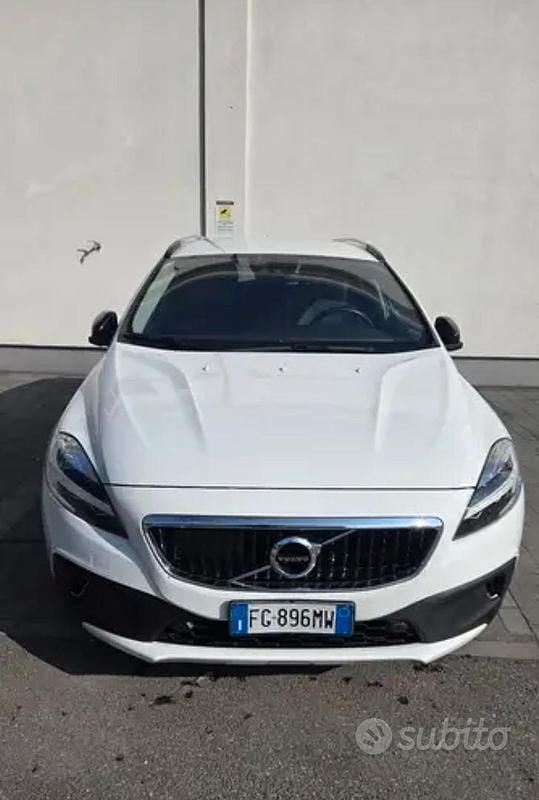 Usata Volvo V40 CC Momentum 2016 Bianco Station wagon