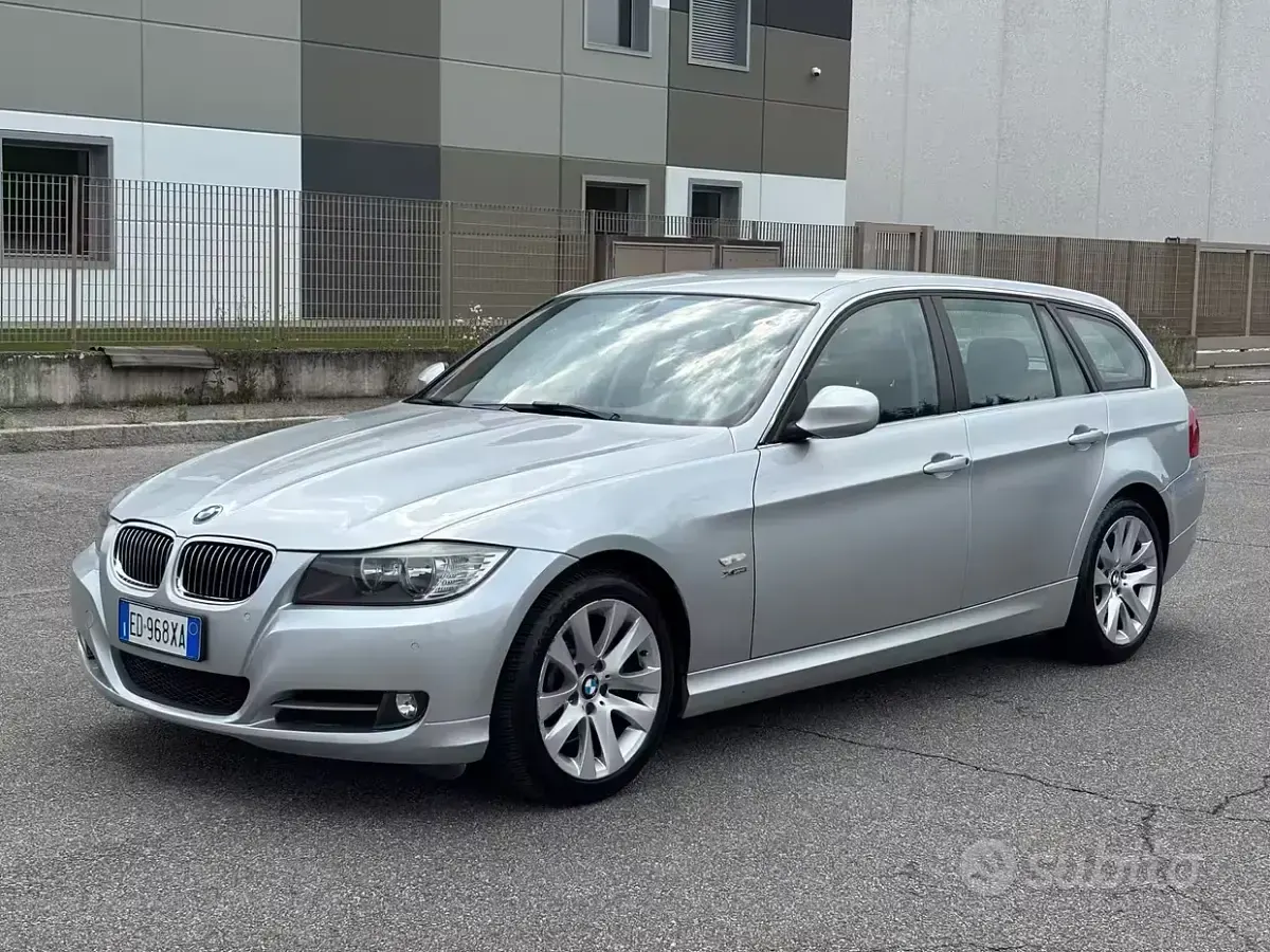 Usata BMW 325 218 CV (160 kW) 2010 Grigio Station wagon