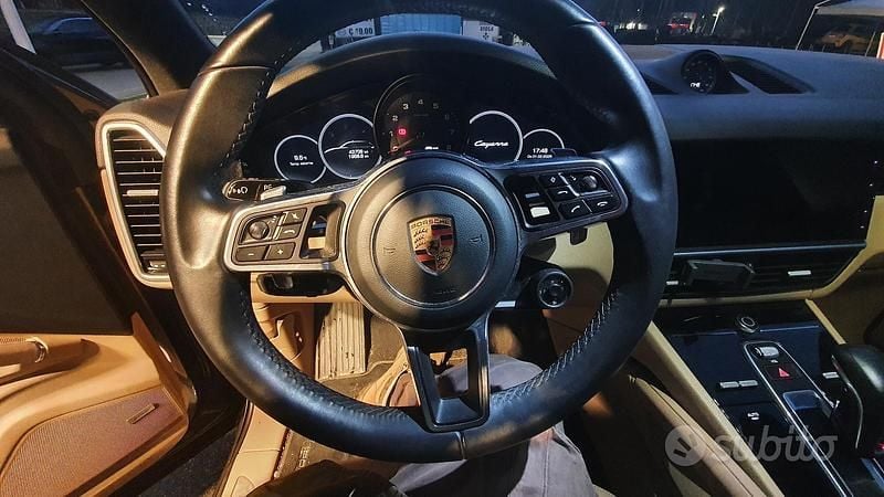Grigio Usata 2019 Porsche Cayenne SUV | 55.000 € (Super prezzo) - Immagine 1/4