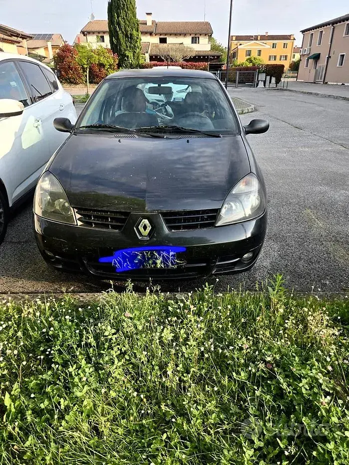 Usata Renault Clio II Dynamique 75 CV (55 kW) 2009 Nero Berlina