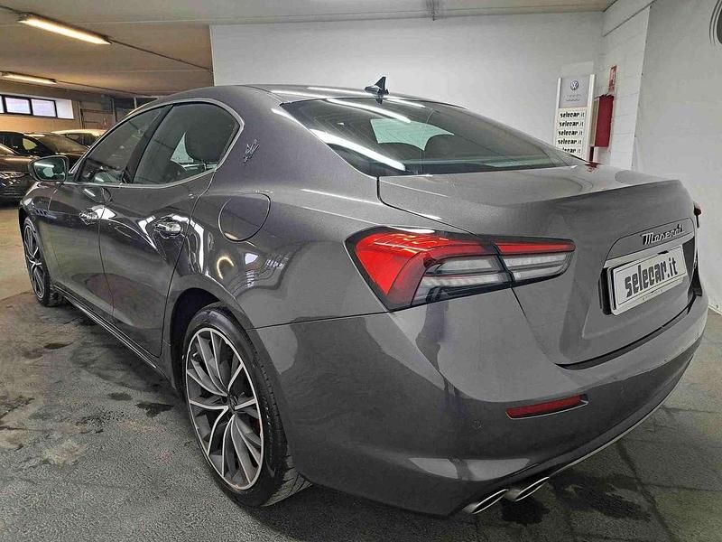Usata Maserati Ghibli GT 330 CV (242 kW) 2024 Grigio Berlina