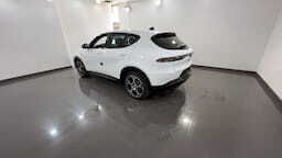 Bianco alfa Usata 2024 Alfa Romeo Tonale Veloce SUV | 31.990 € (Cara) - Immagine 1/4