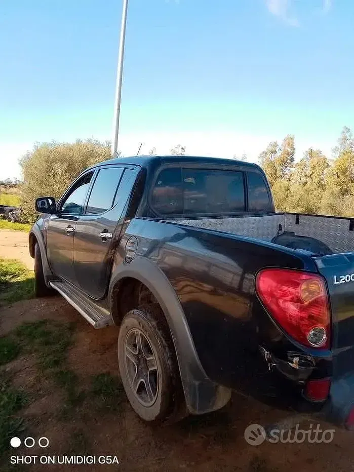 Usata Mitsubishi L200 167 CV (122 kW) 2008 Nero Pick-up