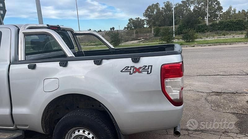 Usata Ford Ranger 160 CV (117 kW) 2016 Grigio Pick-up
