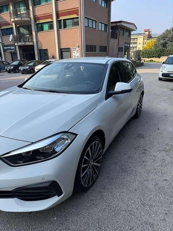 Usata BMW 118 Advantage 150 CV (110 kW) 2020 Utilitaria