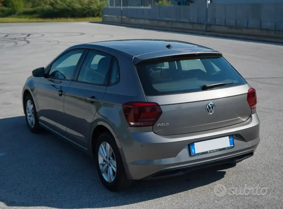 Usata VW Polo 95 CV (69 kW) 2019 Grigio Utilitaria