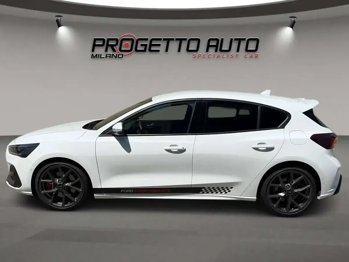Usata Ford Focus ST 280 CV (205 kW) 2024 Bianco Berlina