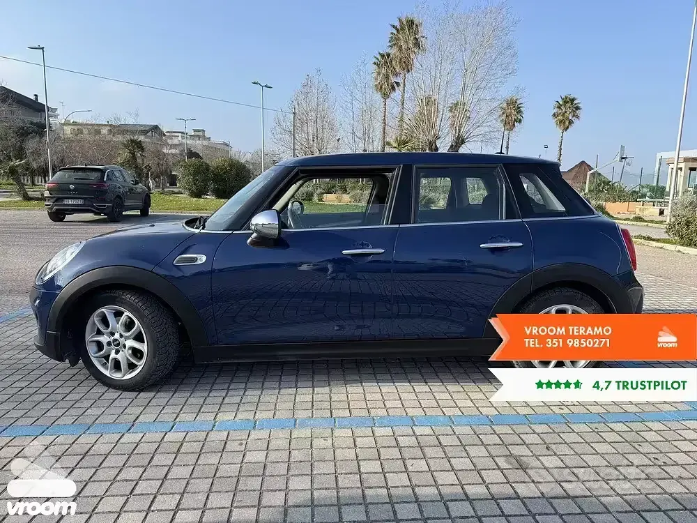 Begagnad Mini One D Hype 95 HK (69 kW) 2017 Blå Halvkombi