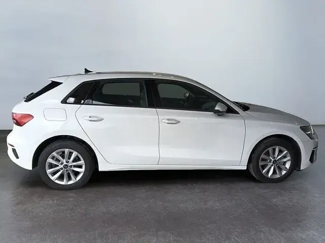 Usata Audi A3 Business 110 CV (80 kW) 2023 Bianco Berlina