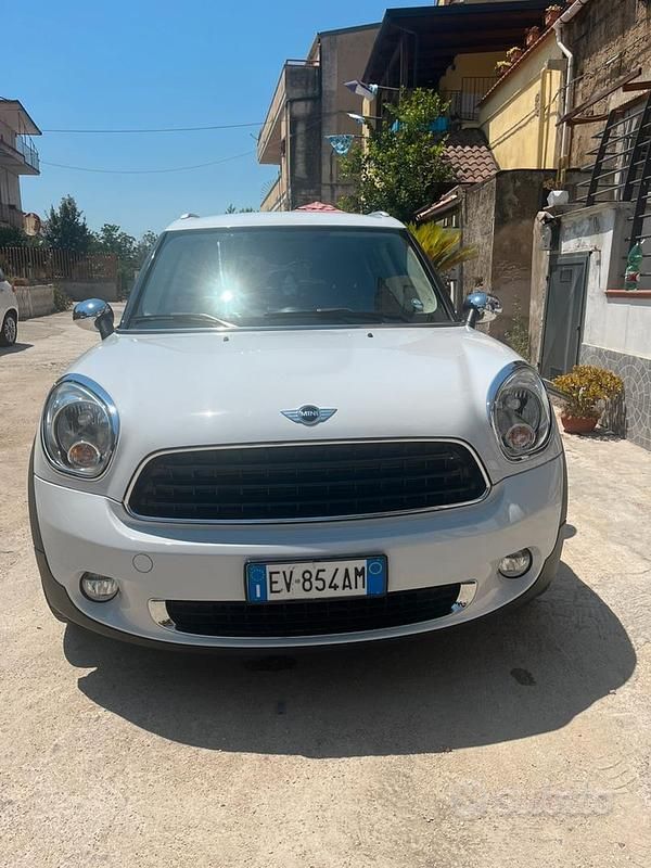 Usata Mini One D Countryman Business 90 CV (66 kW) 2014 Bianco SUV