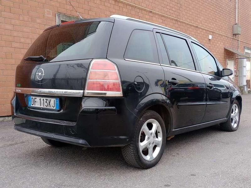 Usata Opel Zafira 95 CV (69 kW) 2007 Nero Monovolume