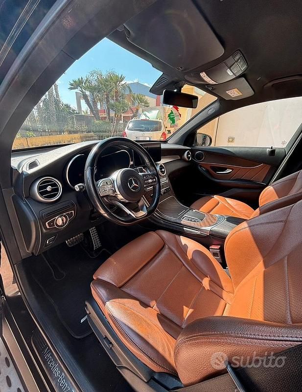 Usata Mercedes GLC220 Premium 194 CV (142 kW) 2021 Nero SUV