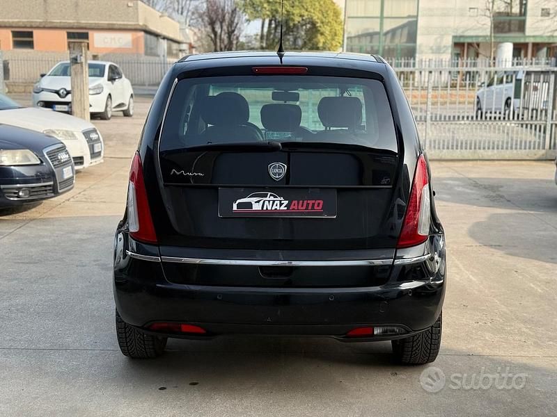 Usata Lancia Musa 95 CV (69 kW) 2007 Nero Monovolume