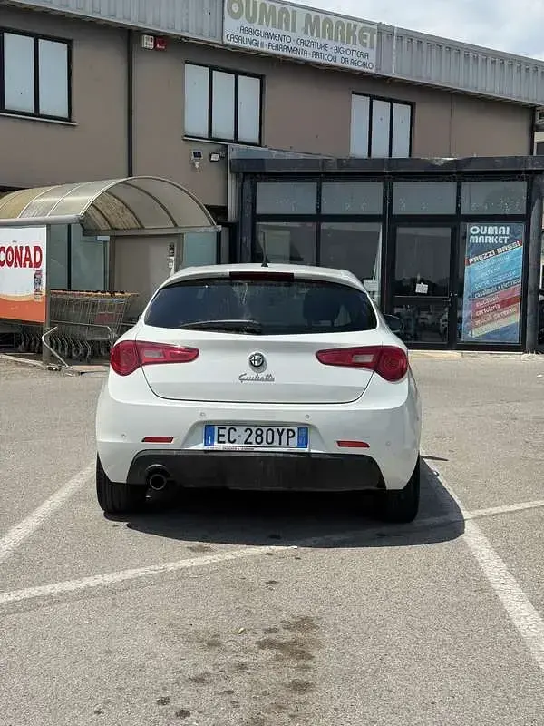 Usata Alfa Romeo Giulietta Progression 170 CV (125 kW) 2010 Utilitaria