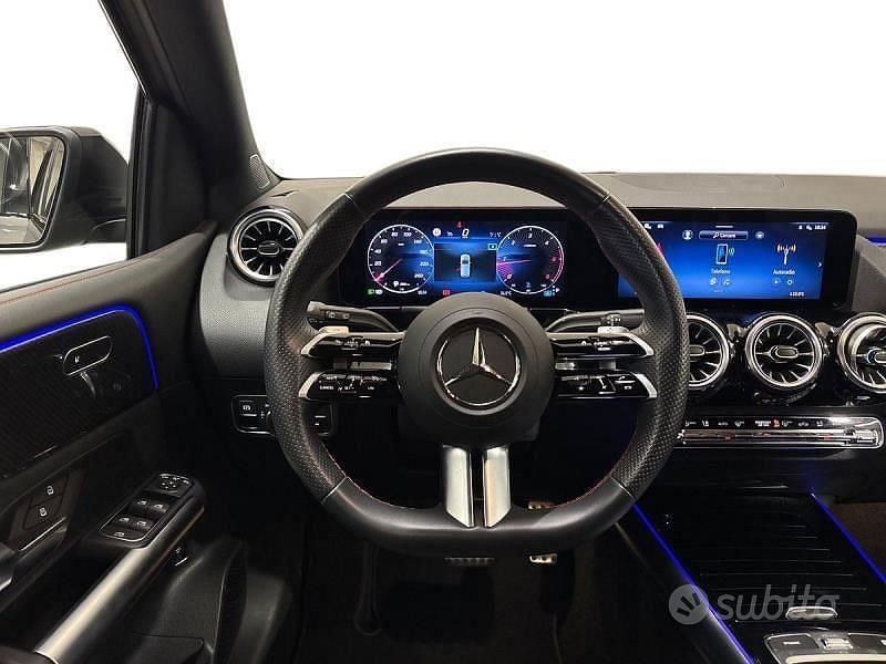 Usata Mercedes B200 AMG line 149 CV (109 kW) 2024 Grigio Monovolume