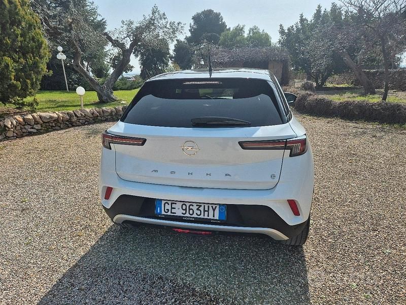 Usata Opel Mokka 56 kW (77 CV) 2021 Bianco SUV