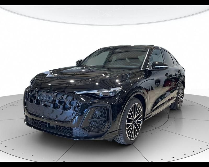Grigio Nuova 2025 Audi Q5 Sportback Ambiente SUV | 89.900 € (Buon prezzo) - Immagine 1/3