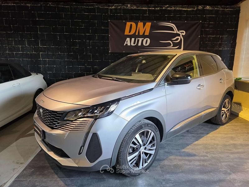 Usata Peugeot 3008 Allure 131 CV (96 kW) 2023 Argento SUV