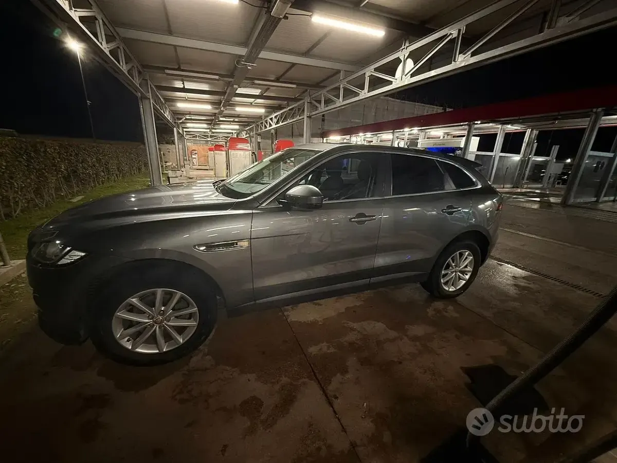 Usata Jaguar F-Pace 180 CV (132 kW) 2018 Grigio SUV