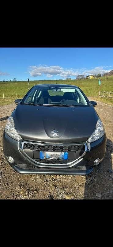Usata Peugeot 208 Allure 68 CV (50 kW) 2013 Grigio Utilitaria