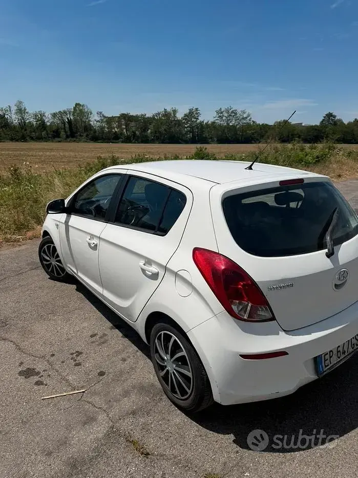 Usata Hyundai i20 85 CV (62 kW) 2013 Bianco Utilitaria