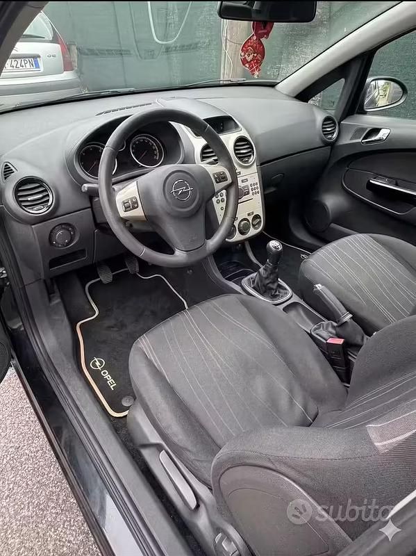 Usata Opel Corsa 2008 Nero Utilitaria