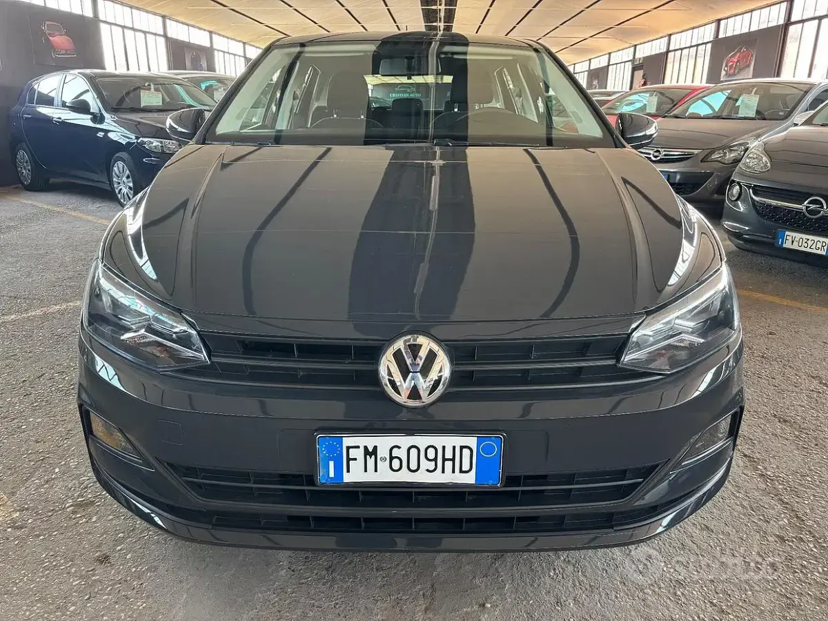 Usata VW Polo Trendline 65 CV (47 kW) 2017 Grigio Berlina