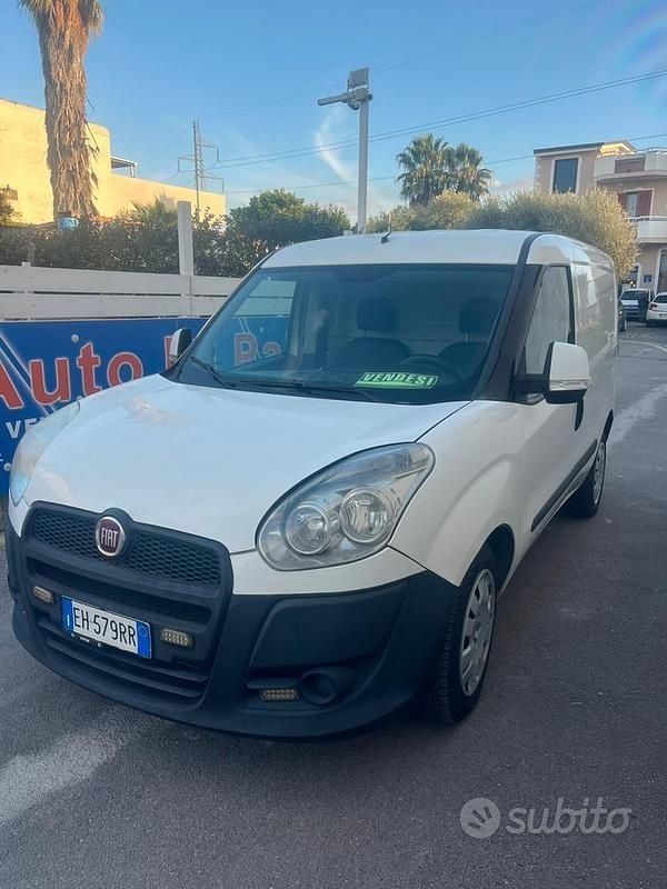 Usata Fiat Doblò 120 CV (88 kW) 2011 Bianco Monovolume