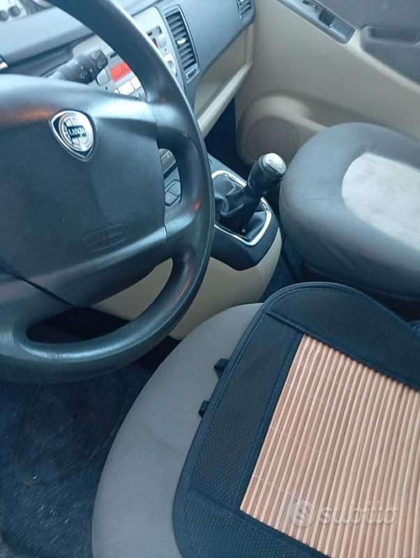Usata Lancia Ypsilon 60 CV (44 kW) 2006 Utilitaria