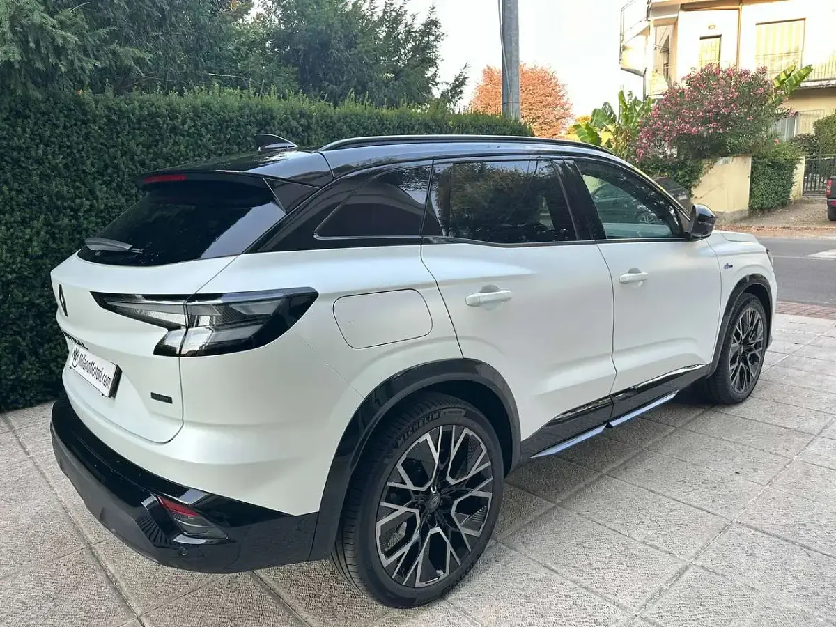 Usata Renault Austral Esprit Alpine 131 CV (96 kW) 2026 Bianco opaco SUV