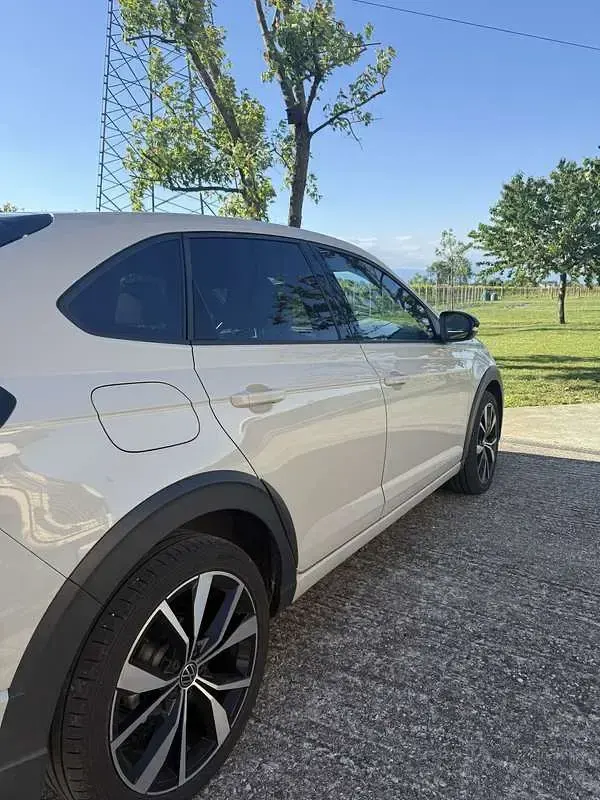 Usata VW Taigo R-line 150 CV (110 kW) 2024 Beige SUV