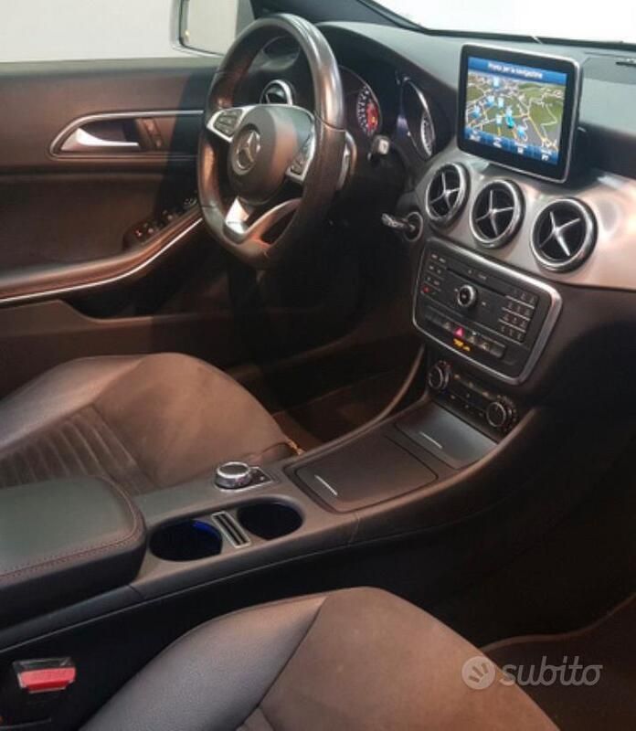 Grigio Usata 2015 Mercedes 220 Station wagon | 14.999 € (Cara) - Immagine 1/4