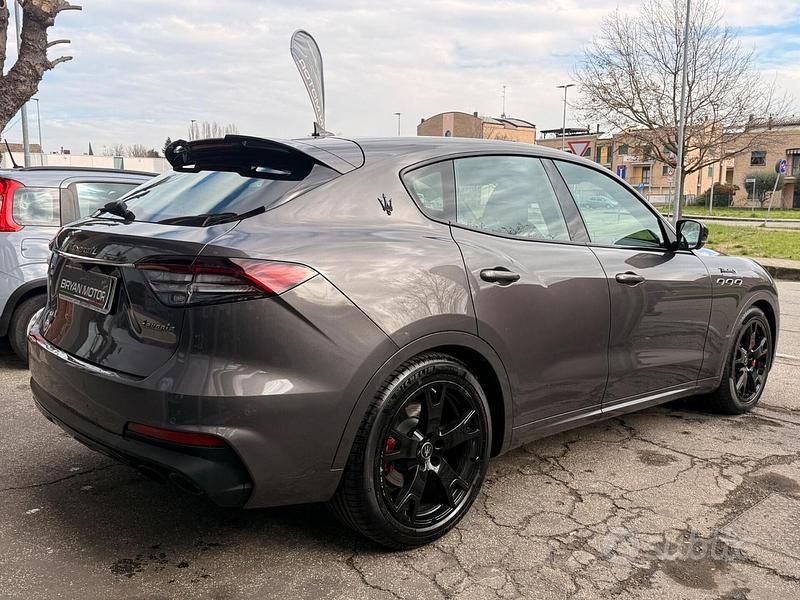 Usata Maserati Levante 430 CV (316 kW) 2022 Grigio SUV