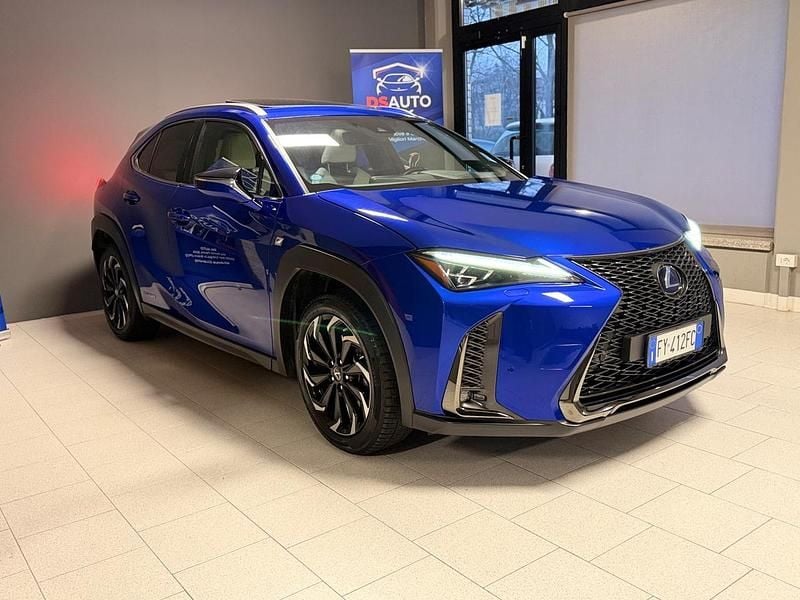 Usata Lexus UX Sport Line 152 CV (111 kW) 2019 Blu SUV