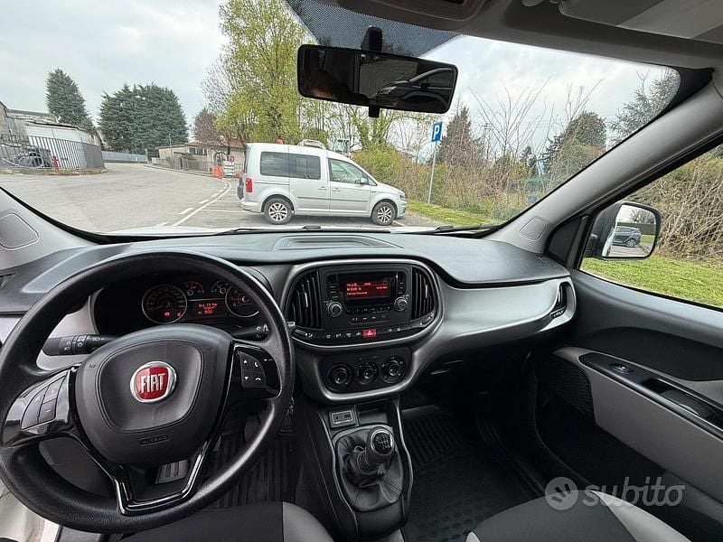 Usata Fiat Doblò Lounge 120 CV (88 kW) 2017 Bianco Monovolume