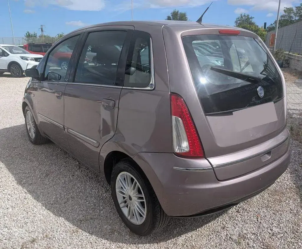 Usata Lancia Musa 95 CV (69 kW) 2009 Grigio Monovolume