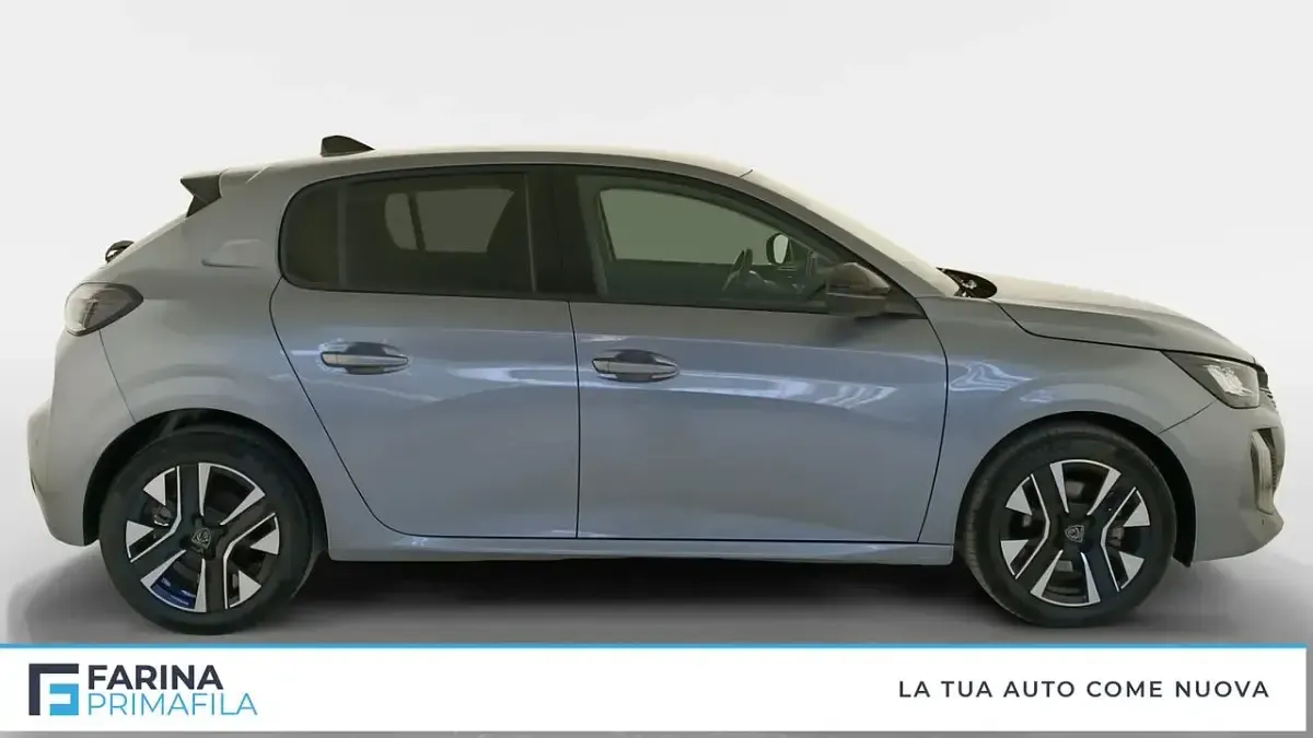 Usata Peugeot 208 Allure 101 CV (74 kW) 2025 Grigio Utilitaria