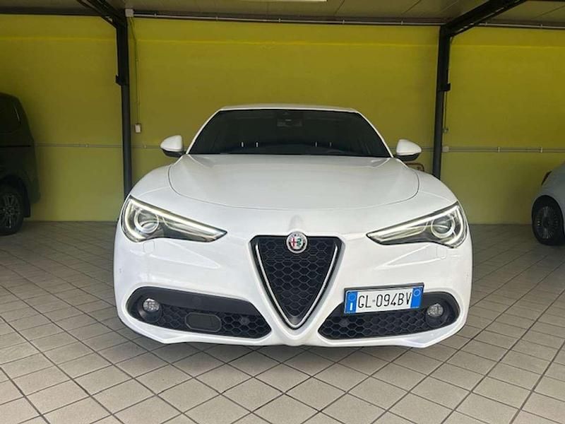 Usata Alfa Romeo Stelvio Business 160 CV (117 kW) 2022 Bianco SUV
