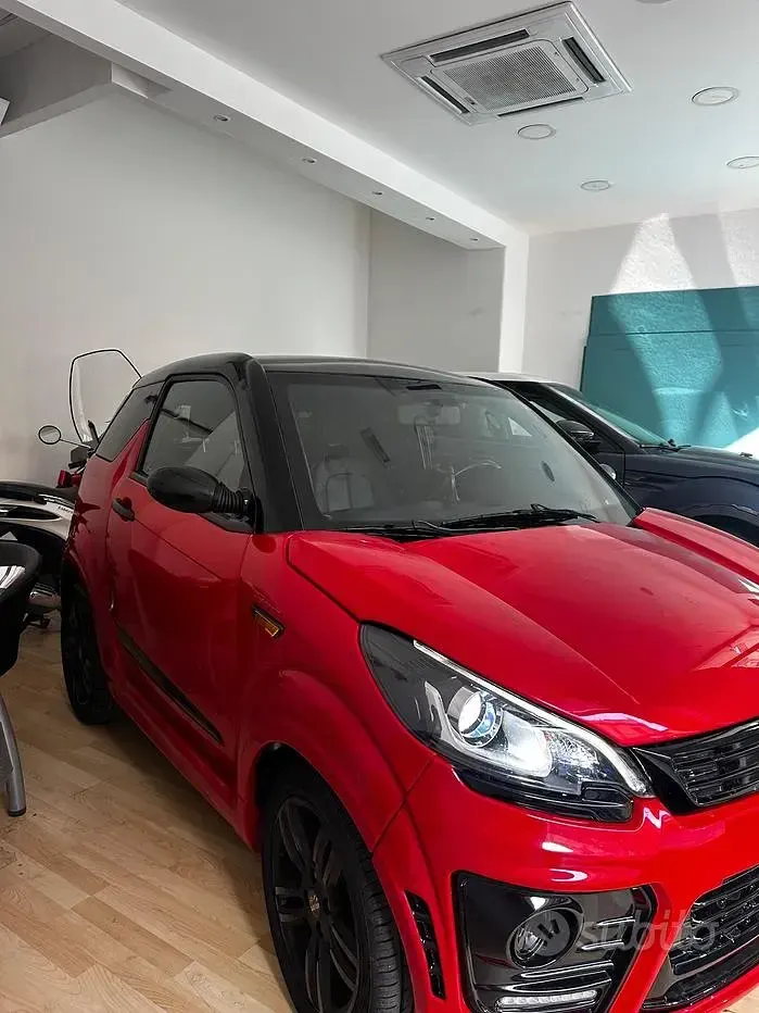 Begagnad Ligier JS50 2022 Röd Halvkombi