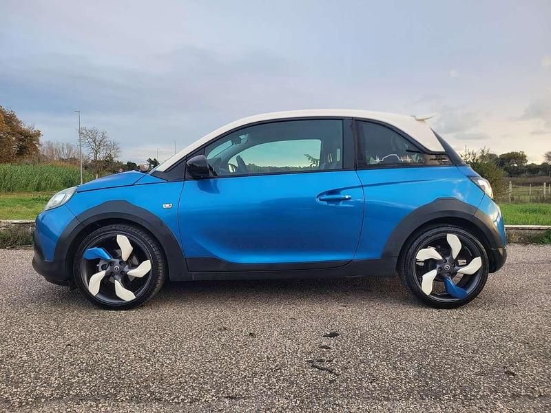 Blu/azzurro Usata 2015 Opel Adam Rocks Due volumi | 7500 € (Buon prezzo) - Immagine 1/4