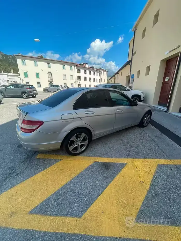 Usata Mercedes C220 Avantgarde 170 CV (125 kW) 2008 Grigio Berlina