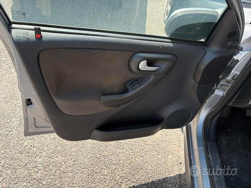 Usata Opel Corsa 2005 Grigio Utilitaria