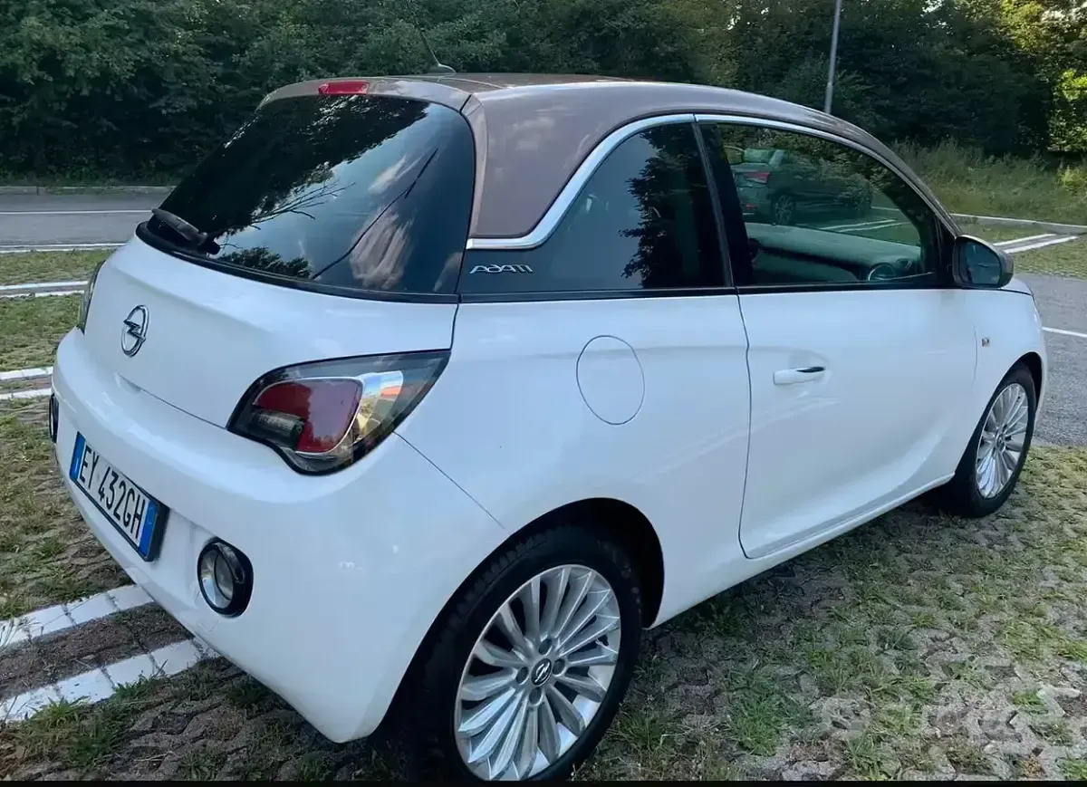 Usado Opel Adam 87 CV (63 kW) 2015 Blanco Utilitario