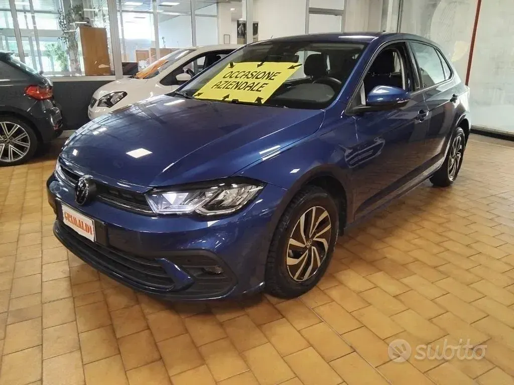 Usata VW Polo Life 95 CV (69 kW) 2023 Reef blue met / metallizzato Utilitaria