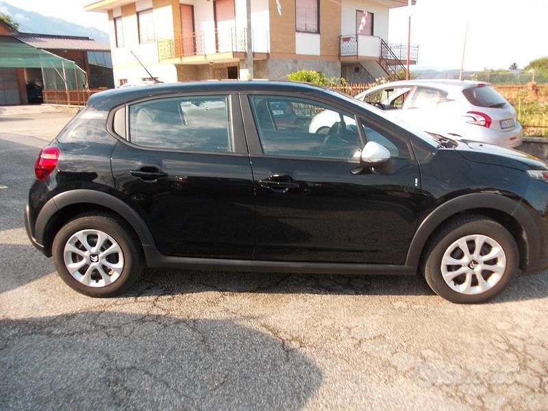 Używany Citroën C3 PureTech 83 KM (61 kW) 2022 Czarny Hatchback