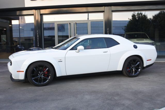 Usata Dodge Challenger 373 CV (274 kW) 2019 Biancowhite knucklerosso Coupé