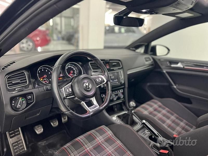 Usata VW Golf VII GTI 229 CV (168 kW) 2017 Grigio Berlina