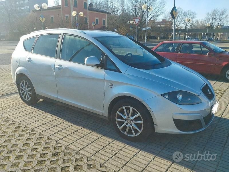 Grigio Usata 2013 Seat Altea XL Monovolume | 4300 € - Immagine 1/4